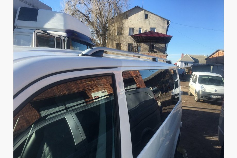Volkswagen T5 2010–2015 CROWN kattokaiteet (matta harmaa) Lyhyt akseliväli Kuva 5