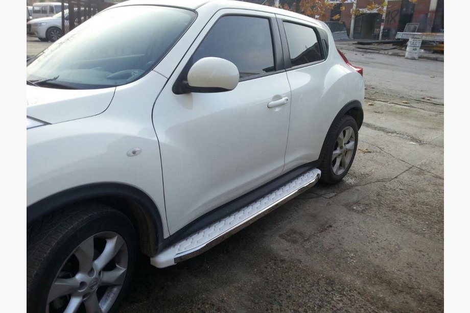 Nissan Juke 2010–2019 WhiteLine-sivuaskelmat (2 kpl, alumiini) Image