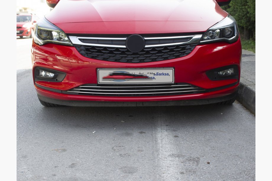 Opel Astra K 2016–2021 Etupuskurin listat (3 kpl, ruostumaton teräs) Image