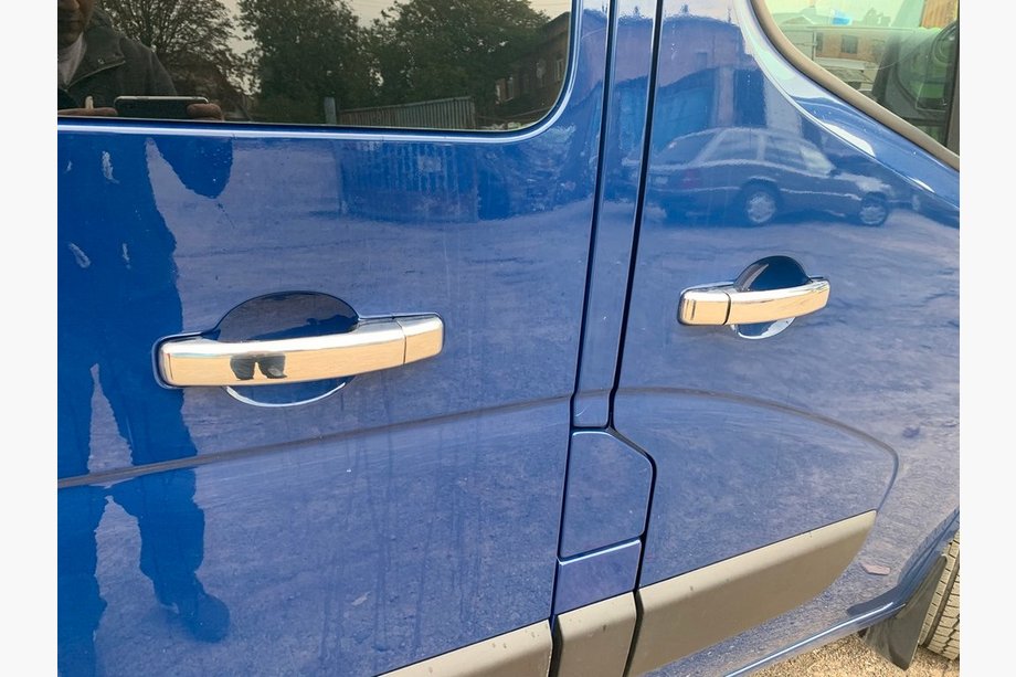Renault Trafic 2015– Kromiset ovenkahvan suojakuoret (4 kpl) 1 reikä, Carmos - kromattu muovi Image