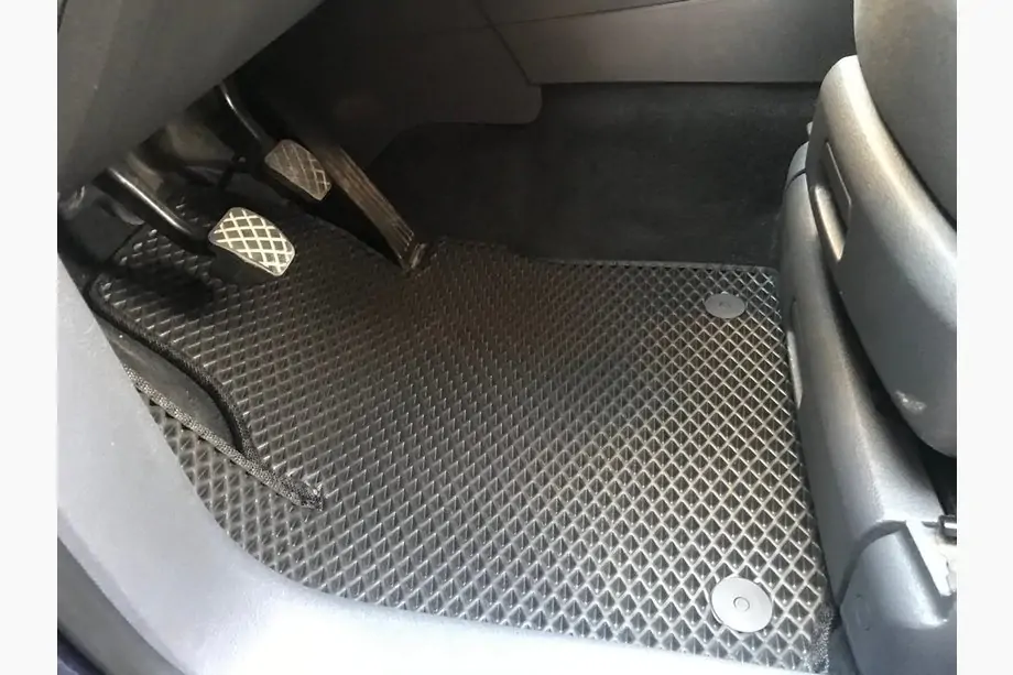 Volkswagen Touran 2010–2015 EVA-lattiamatot (mustat) Image