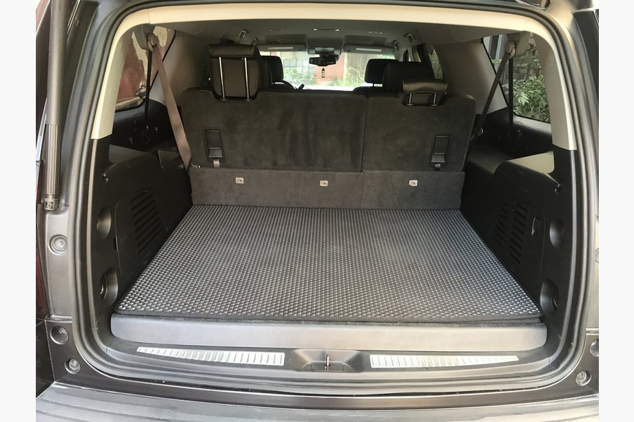 Chevrolet Suburban 2014–2019 Tavaratilan matot (EVA, mustat) Image