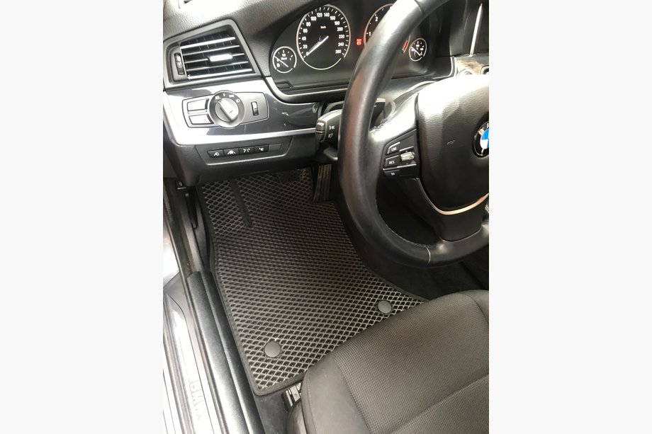 BMW 5-sarja F10/F11 2010–2016 Automatot 2013-2016 (EVA, mustat) Image