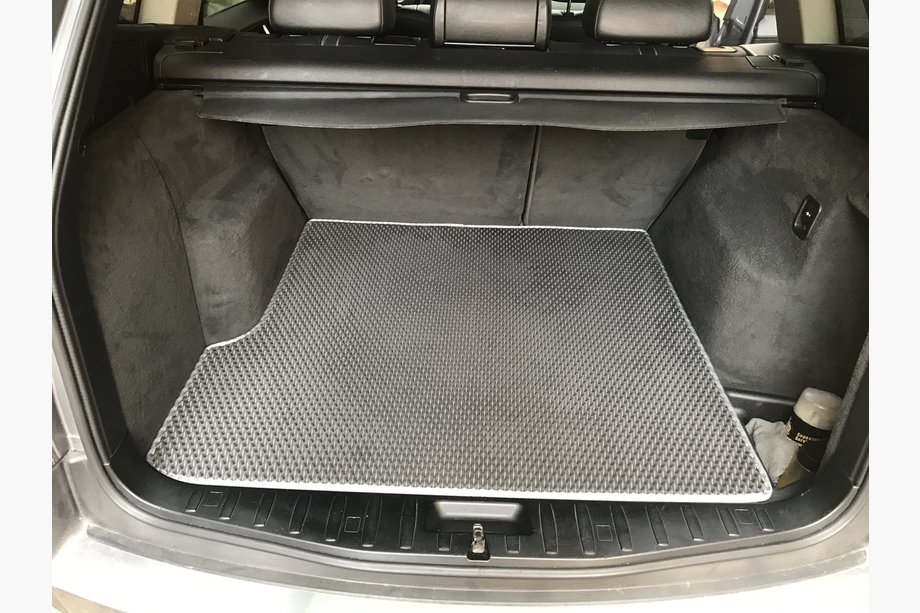 BMW X3 E83 2003–2010 Tavaratilan matto (EVA, musta) Image