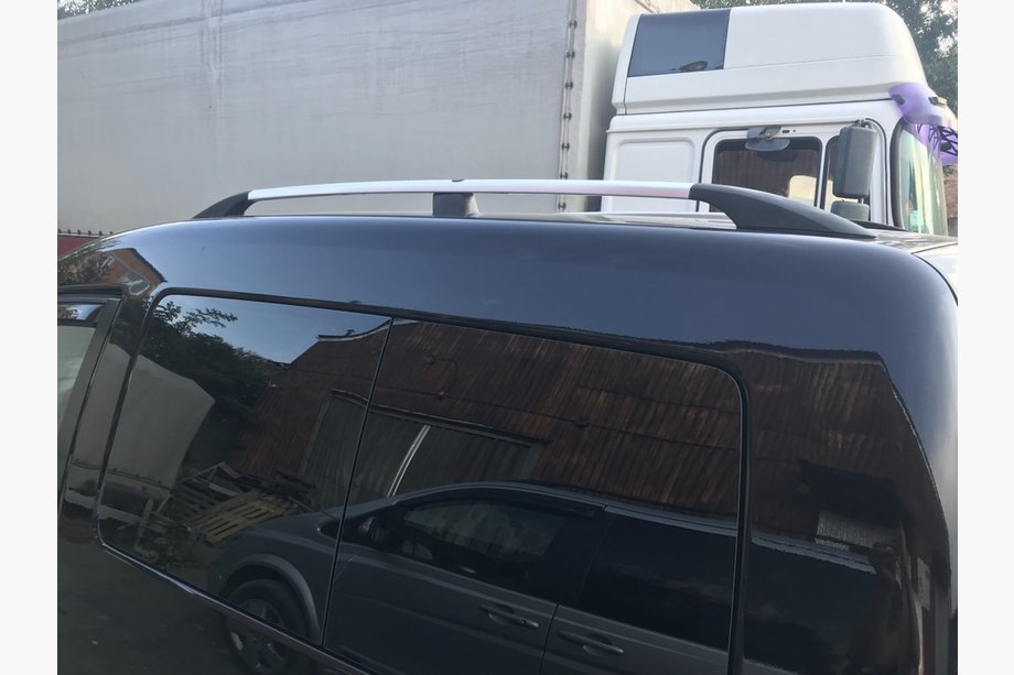 Volkswagen Caddy 2004–2010 Kromatut kattokaiteet Maxi, muovijalat Image