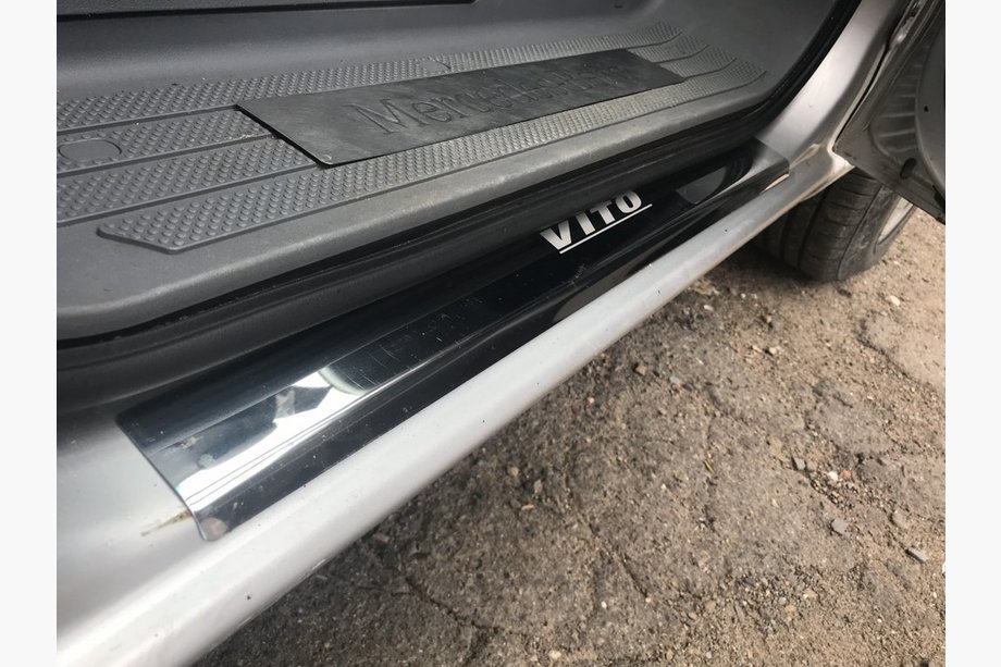Mercedes Vito/V-class W447 2014– Kynnyslistat Laser-tyyli (2 kpl, teräs) Image