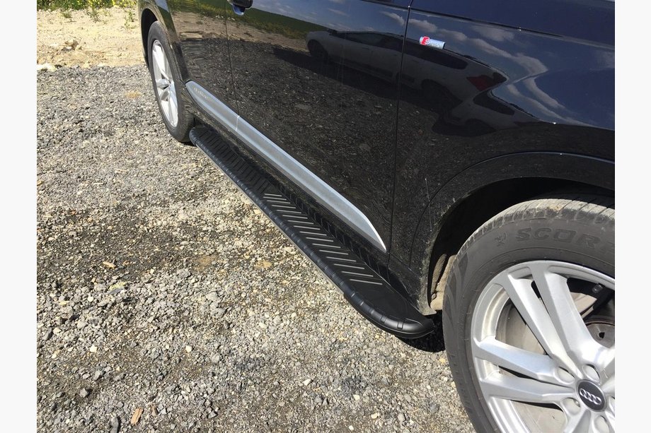 Audi Q7 2015–2026 Sivuastinlaudat Bosphorus Yeni Black (2 kpl, alumiini) Image