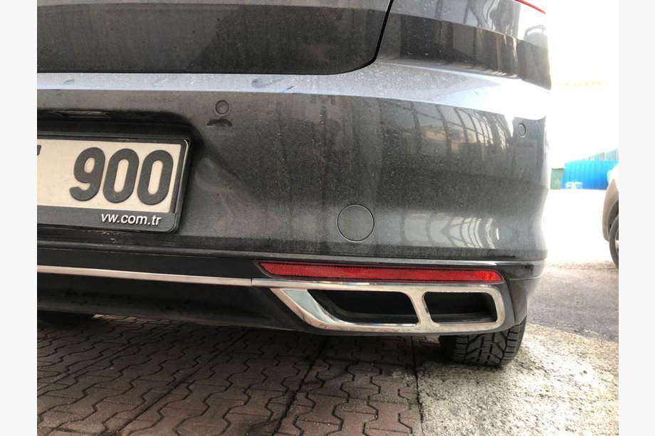 Volkswagen Passat B8 2015–2023 Pakoputken suojukset Carmos SD/SW (2019+, 3 kpl, ruostumaton teräs) Image