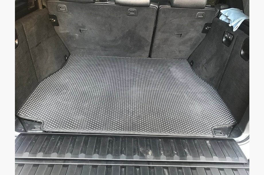 BMW X5 E53 1999–2006 Tavaratilan matto (EVA, musta) Image