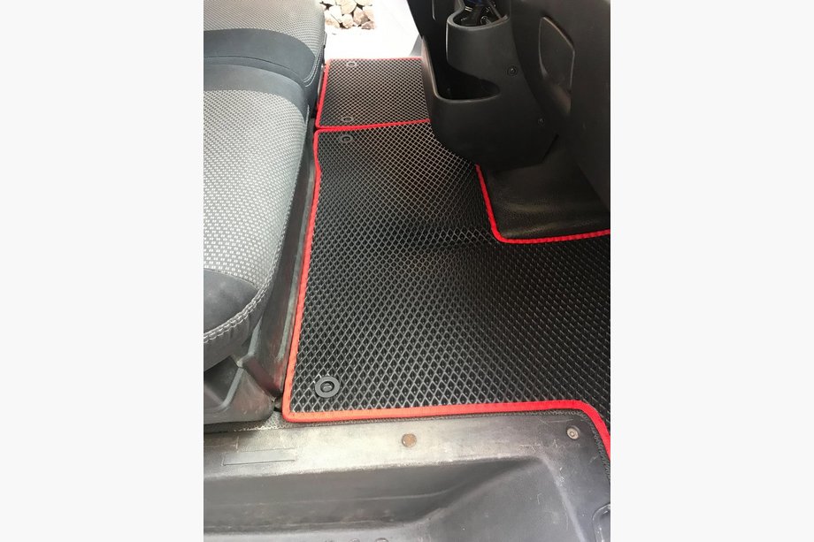 Renault Master 2011–2023 EVA-lattiamatot (mustat) Image