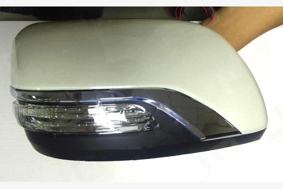 Toyota Land Cruiser 200 2007–2021 Sivupeilin kuoret (ilman suuntavilkkua, 2016-tyyli) Vasen, valkoinen Kuva 4