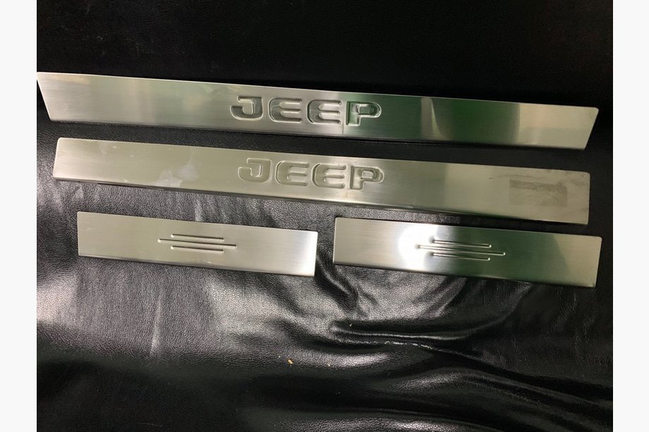 Jeep Grand Cherokee WK2 2010–2021 Carmos-kynnyslistat (4 kpl, ruostumaton teräs) Image