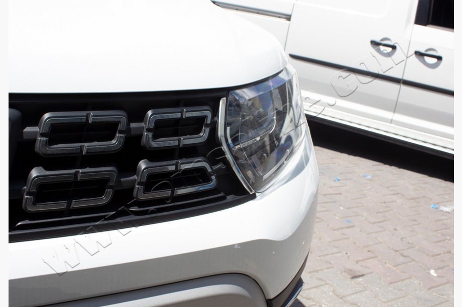 Renault Duster 2018–2024 Etusäleikön suojalistat (2 kpl, ruostumaton teräs) Image