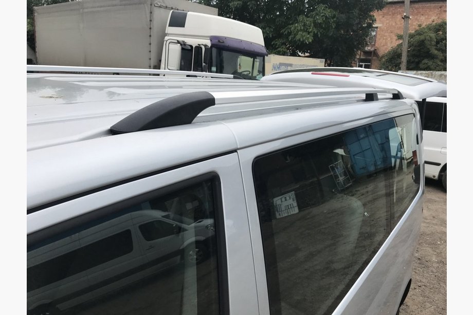 Volkswagen T5 2010–2015 Kromatut kattokaiteet Pitkä akseliväli, muovijalat Image