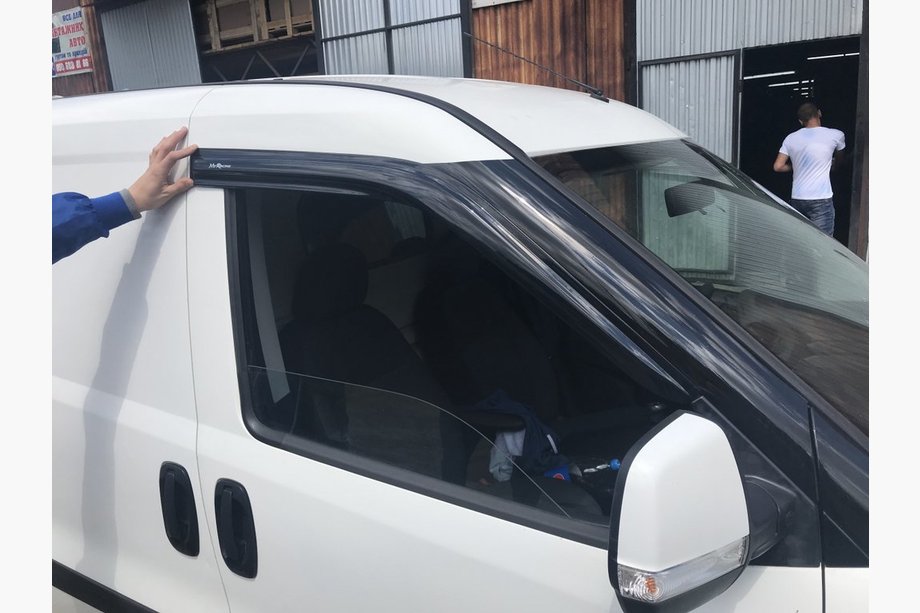Fiat Doblo II 2010–2022 MyRacing ikkunatuuliohjaimet (2 kpl) Image