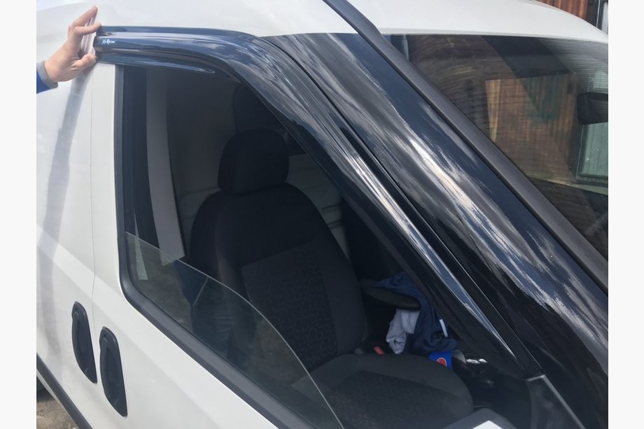 Opel Combo 2012–2018 Ikkunatuuliohjaimet (2 kpl, MyRacing) Image