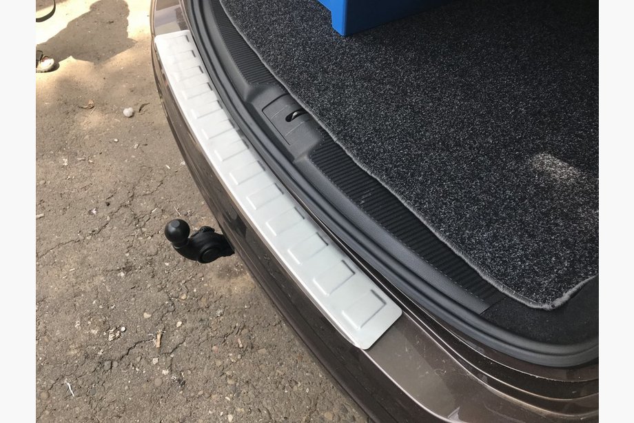 Ford Galaxy 2007–2015 Takapuskurin suojalista Carmos (ruostumaton teräs) Image