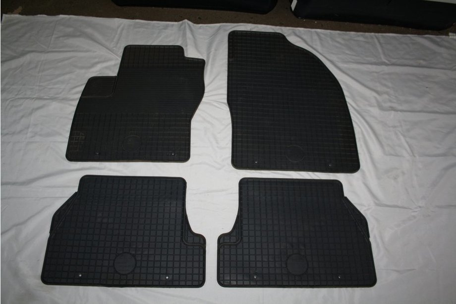 Ford Focus II 2008–2011 Kumimatot (4 kpl, Doma) Image