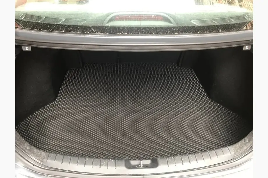 Hyundai Elantra (AD) 2015–2020 Tavaratilamatto (musta, EVA) Image