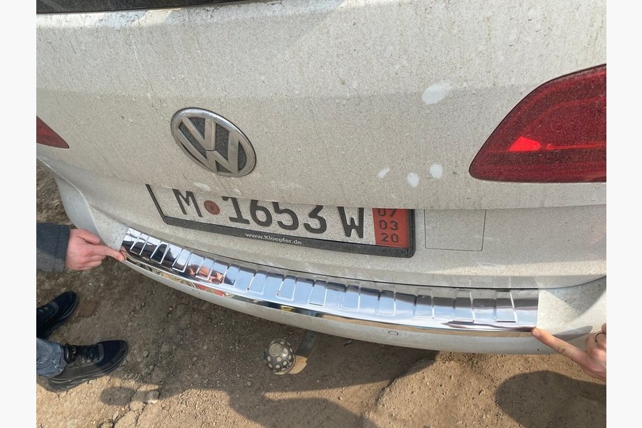 Volkswagen Touran 2010–2015 Takapuskurin suojalista Carmos (ruostumaton teräs) Image