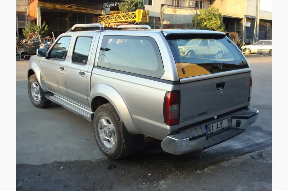 Nissan NP300 1999–2015 Lavakate Canopy Image