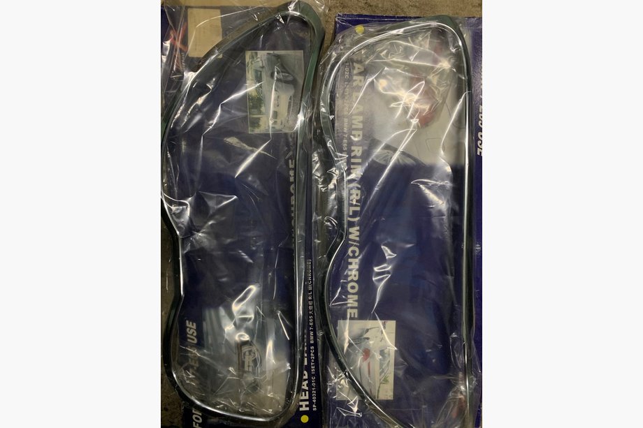 BMW 7-sarja E65/66 2001–2008 Kromiset ajovalojen kehykset (2 kpl, ABS) Image