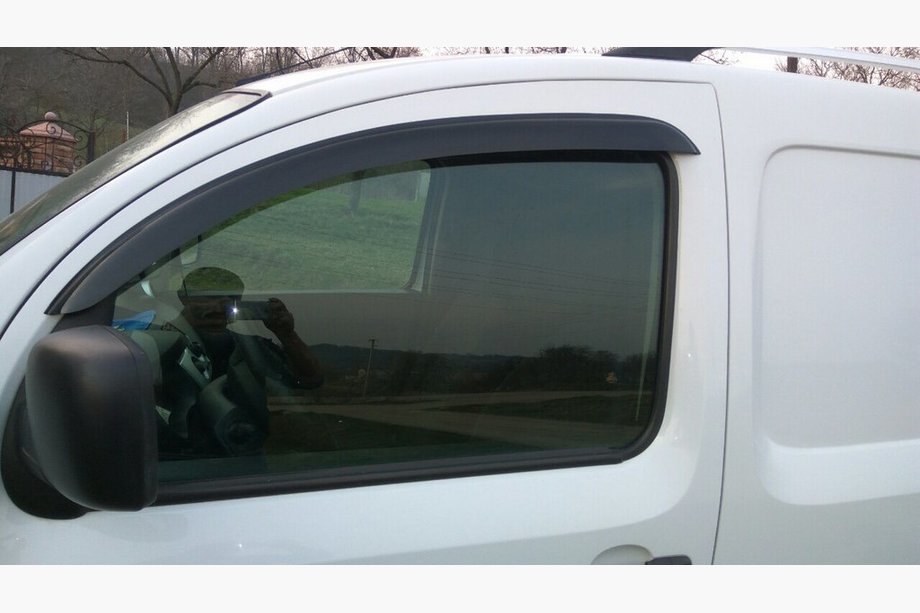 Peugeot Partner Tepee 2008–2018 Sivulasien tuuliohjaimet (2 kpl, UA-Sport) Image