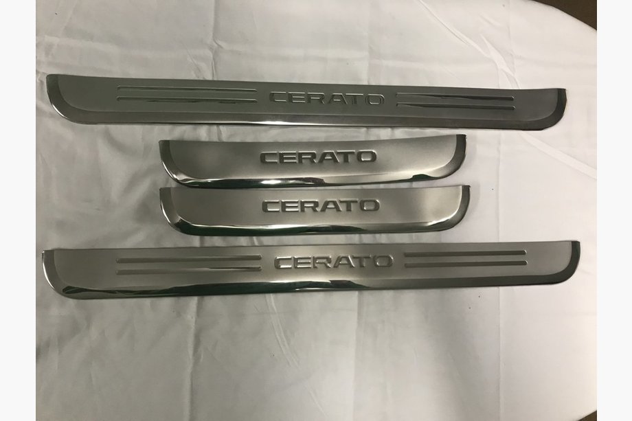 Kia Cerato 1 2004–2009 Kromiset kynnyslistat LIbao (4 kpl) Image
