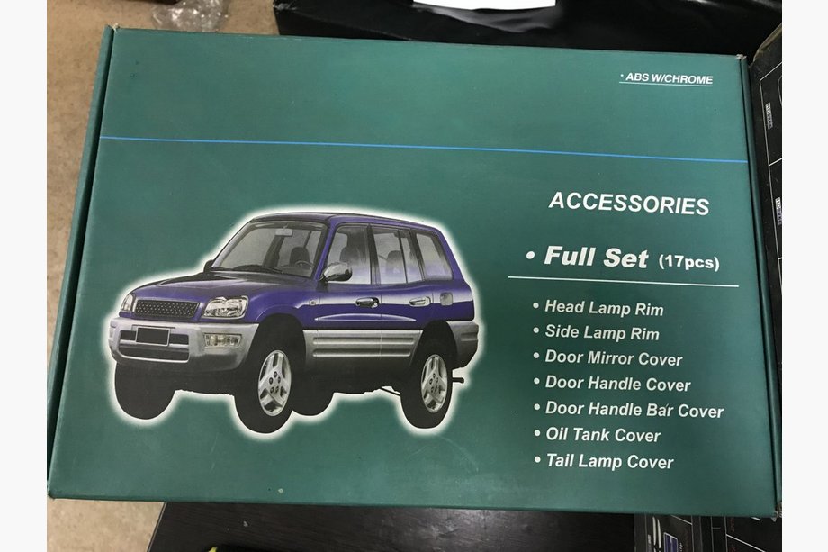 Toyota Rav 4 1996–2001 Kromiset peilinkuoret (2 kpl, muovi) Image