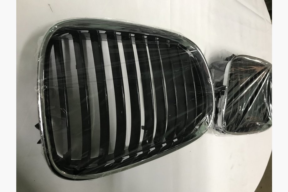 BMW 5-sarja E39 1996–2003 Munuaissäleiköt (2 kpl) Image