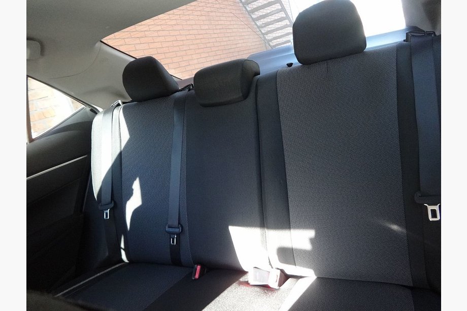 Toyota Corolla 2013–2019 Auton istuinsuojat (kangas, Classik) Image
