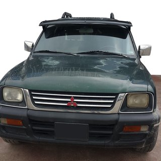 Tuulilasin visiiri (kiiltomusta, 5 mm) Mitsubishi L200 1996–2006 kuva 1