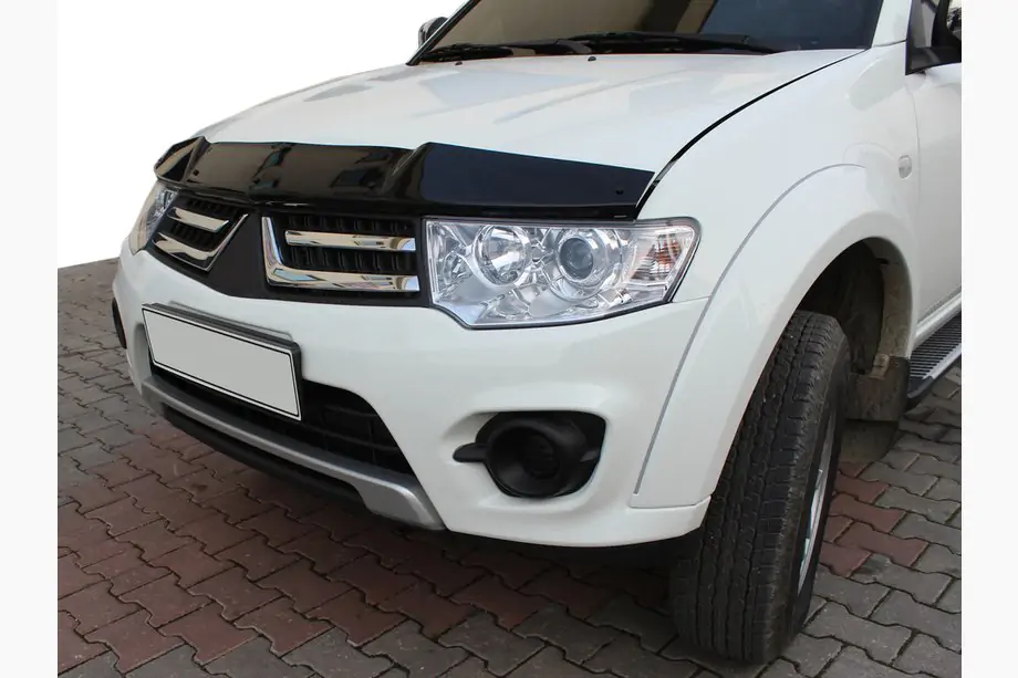 Mitsubishi L200 2006–2015 Konepellin tuuliohjain (EuroCap) Kuva 1