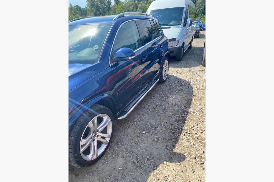 Volkswagen Tiguan 2007–2016 Maydos V2 sivuportaat (2 kpl, ruostumaton teräs) Image