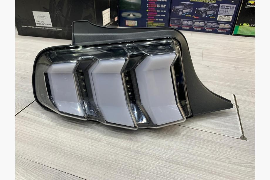 Ford Mustang 2015–2023 Takavalot (2 kpl, 2010-2015) Image