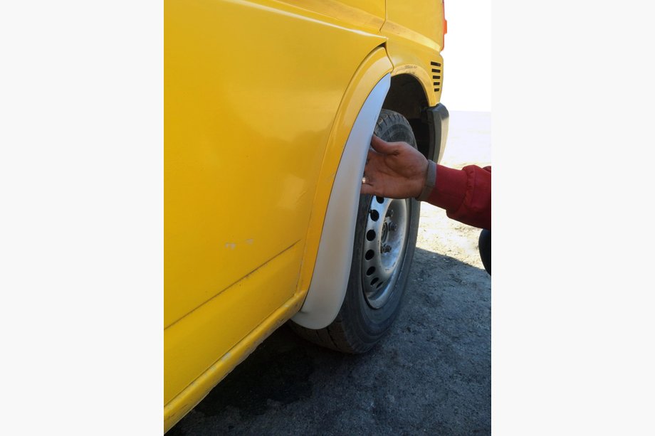 Volkswagen T4 Caravelle/Multivan 1990–2003 Eturoiskeläpät (2 kpl, lasikuitu) Image