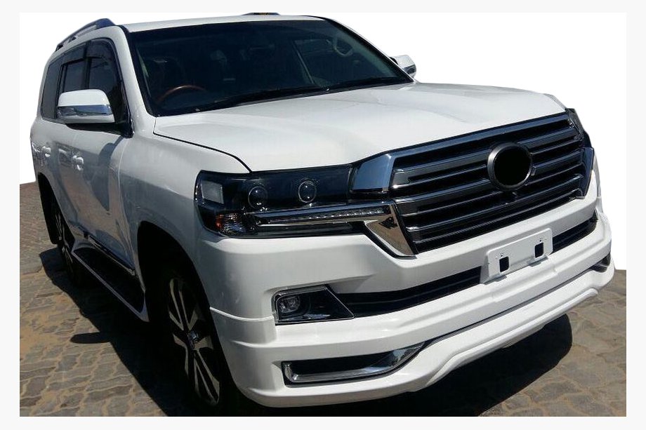 Toyota Land Cruiser 200 2007–2021 Täydellinen korisarja 2016↗ (Modelista V2) Musta väri Image