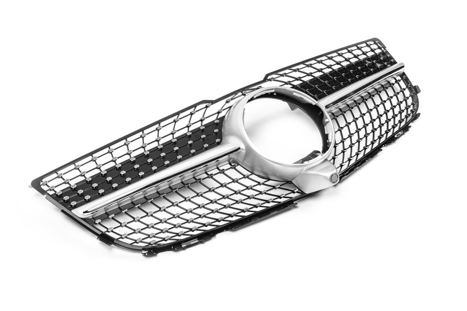 Mercedes GLK-sarja X204 2008–2015 Etusäleikkö Diamond Silver (2013-2015) Kamera-aukolle Kuva 3