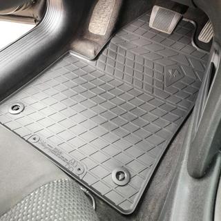Stingray kumimatot (4 kpl, kumia) Dodge Dart 2012–2017 kuva 2