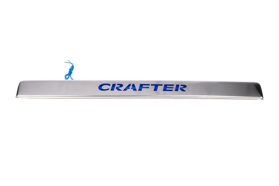 Volkswagen Crafter 2006–2016 LED-valaistu rekisterikilven ylälista (ruostumaton teräs) Punainen valaistus Image