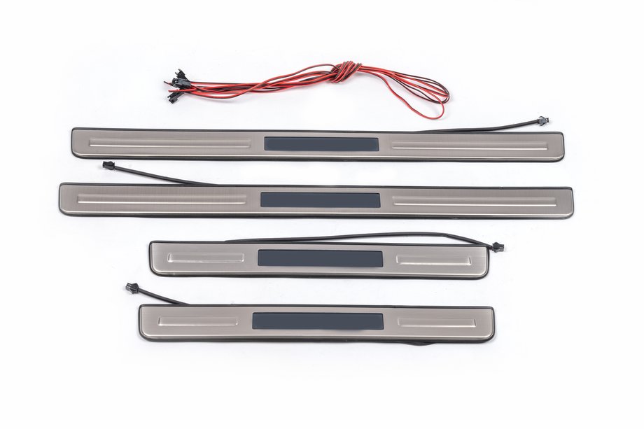 Toyota Land Cruiser 200 2007–2021 Valaistut kynnyslistat (4 kpl) Image