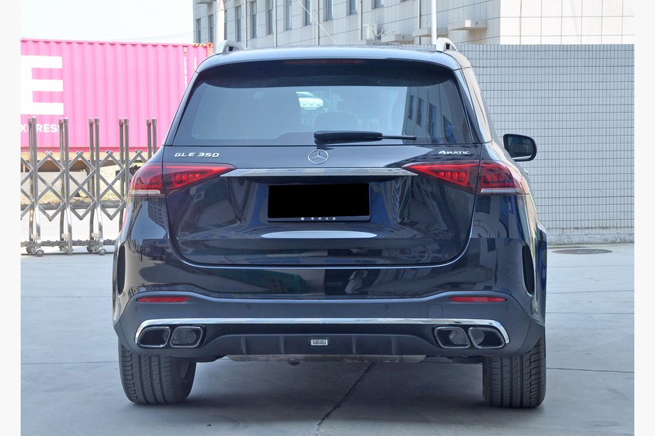 Mercedes GLE W167 2018– Taka diffuusori pakoputken päillä GLE63 Silver (2018-2026) Image