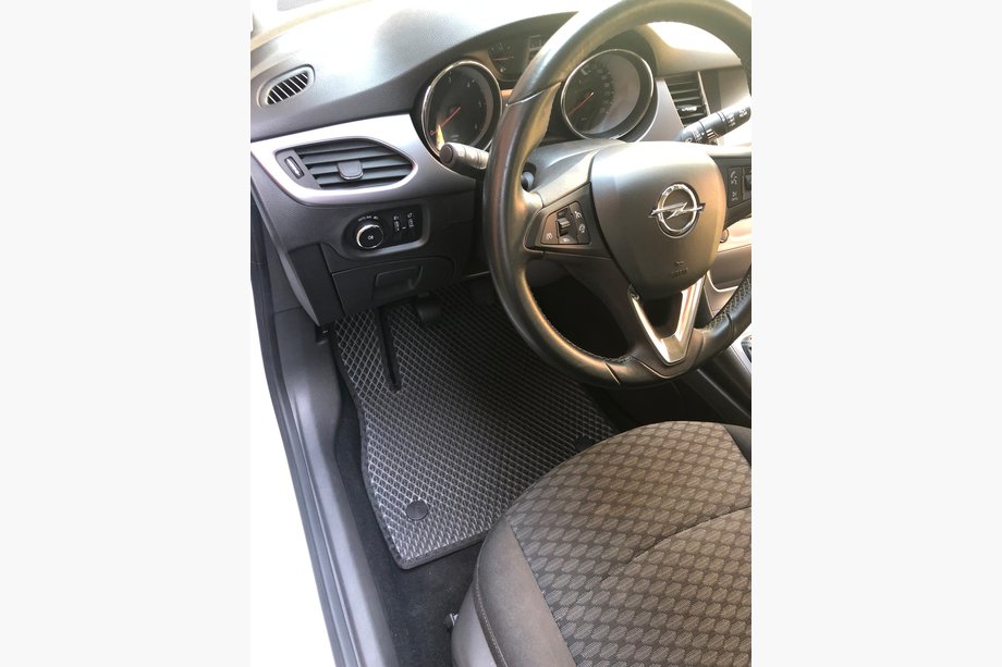 Opel Astra K 2016–2021 EVA-lattiamatot (mustat) Image