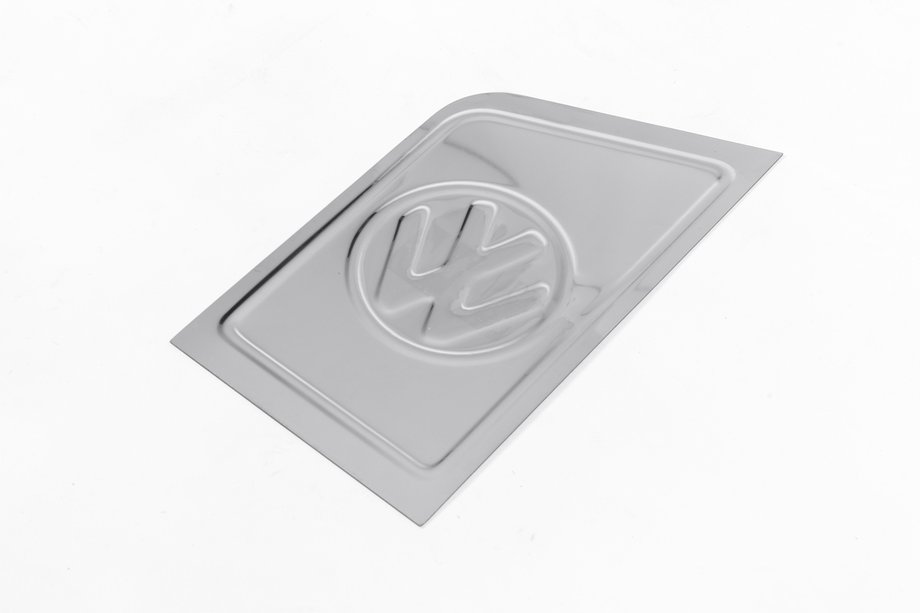 Volkswagen T5 Caravelle 2004–2010 Polttoaineluukun kromikoriste logolla (Carmos) Image