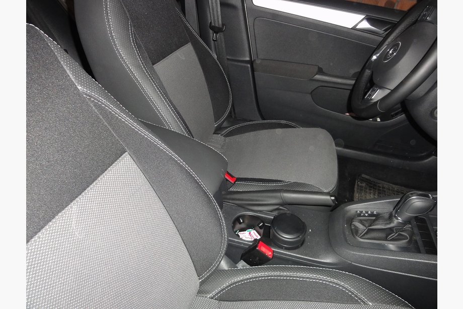 Volkswagen Jetta 2011–2018 Ekonahkaiset istuinsuojat SoyuzAuto Premium Image