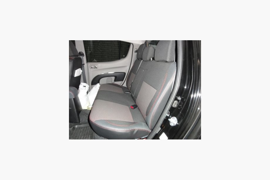 Mitsubishi L200 2006–2015 Ekonahkaiset istuinsuojat SoyuzAuto Premium Image