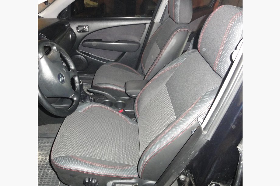 Mitsubishi Outlander 2001–2006 Ekonahkaiset istuinsuojat SoyuzAuto Premium Image