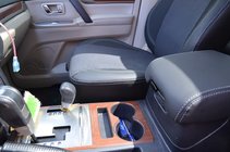 Mitsubishi Pajero Wagon III 1999–2006 Auton penkinpäälliset (keinonahka↗kangas, Premium) kuva 5