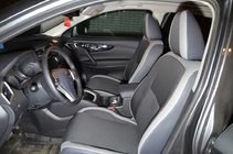 Nissan Qashqai 2014–2021 Auton penkinpäälliset (keinonahka↗kangas, Premium) kuva 4