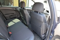 Opel Astra H 2004–2013 Premium-istuinsuojat kuva 3